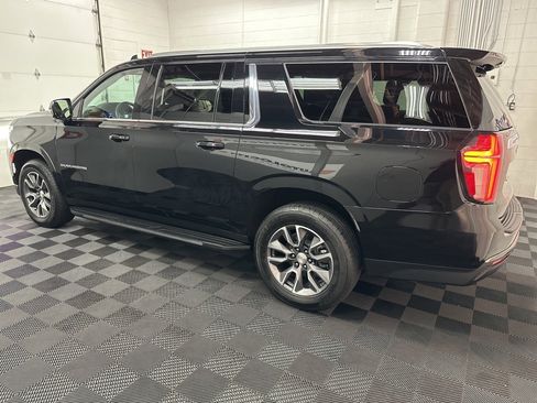 Used 2024 Chevrolet Suburban LT image 6