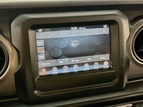 Used 2023 Jeep Wrangler Unlimited w/ Cold Weather Group AWD/4WD image 16