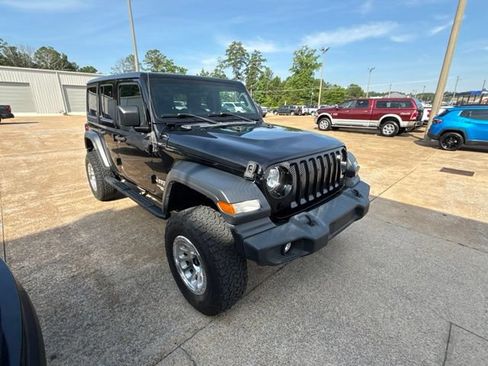 Used 2020 Jeep Wrangler Unlimited Sport S AWD/4WD image 2