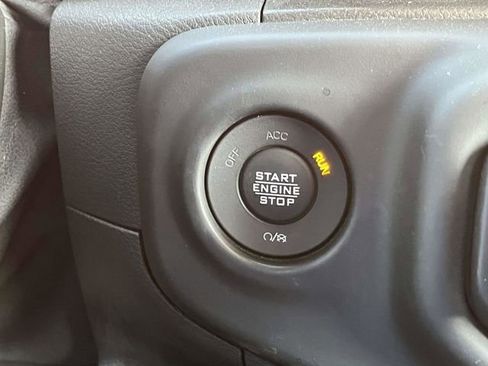 Used 2021 Jeep Gladiator Sport image 31