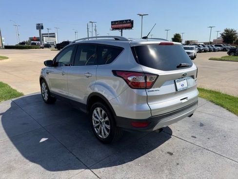 Used 2017 Ford Escape Titanium FWD image 5