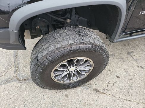 Used 2018 Chevrolet Colorado ZR2 image 11