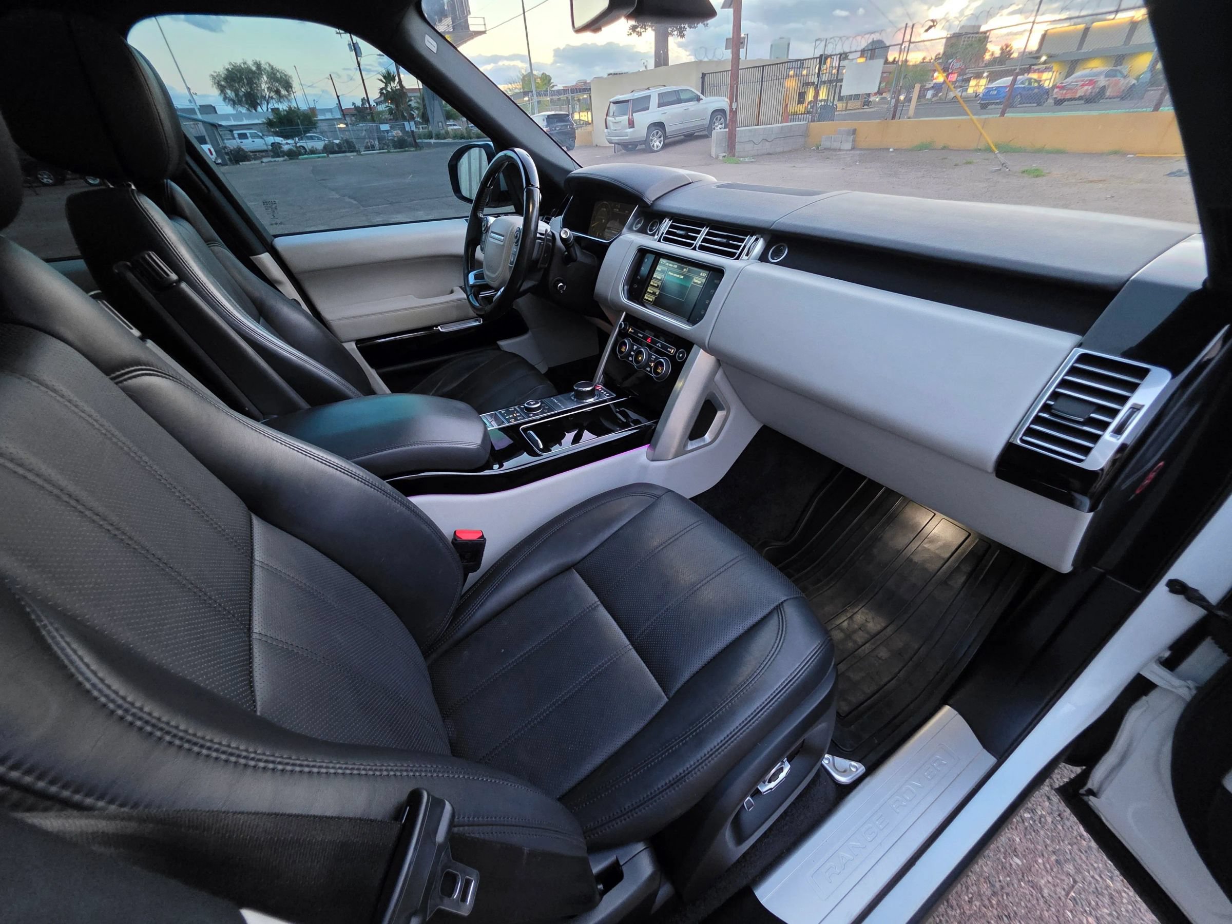 Used 2016 Land Rover Range Rover Supercharged AWD/4WD image 20
