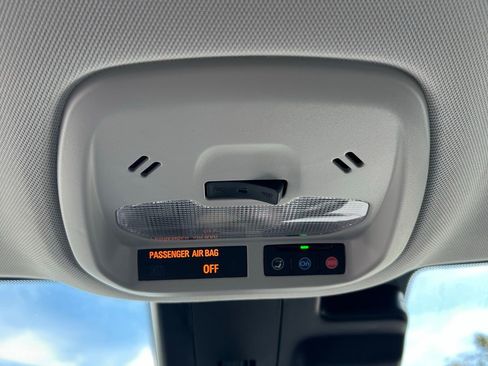New 2025 Chevrolet Trax LT w/ LT Convenience Package image 30