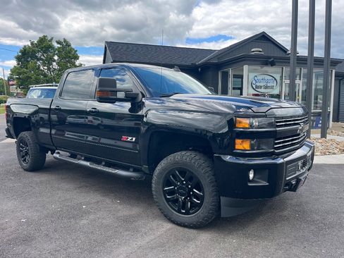 Used 2016 Chevrolet Silverado 2500 LT w/ Midnight Edition AWD/4WD image 2