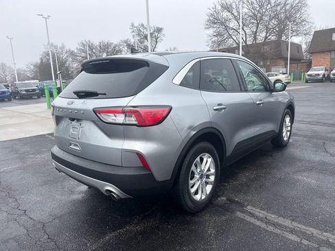 Used 2022 Ford Escape SE w/ Cold Weather Package image 7