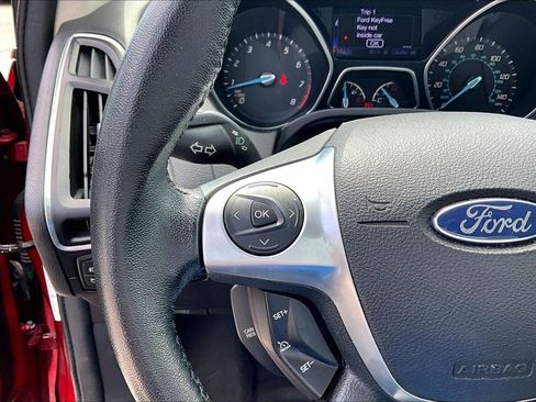 Used 2013 Ford Focus Titanium w/ Titanium Handling Pkg FWD image 17