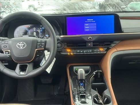 New 2025 Toyota Crown Signia w/ Advanced Technology Package image 9