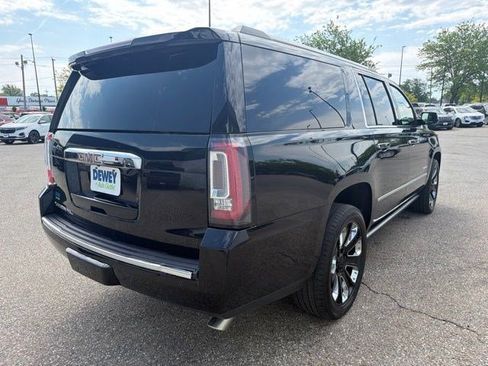 Used 2019 GMC Yukon XL Denali w/ Denali Ultimate Package AWD/4WD image 5