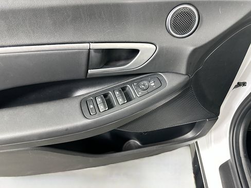 Used 2025 Hyundai Sonata SEL FWD image 15