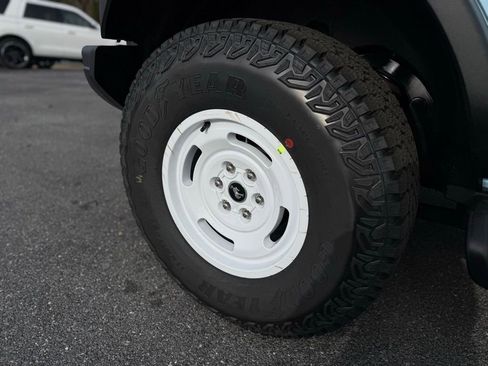 New 2025 Ford Bronco Heritage Edition image 9