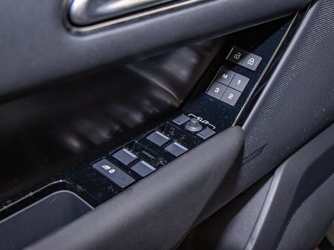 Used 2026 Land Rover Range Rover Velar Dynamic SE image 14