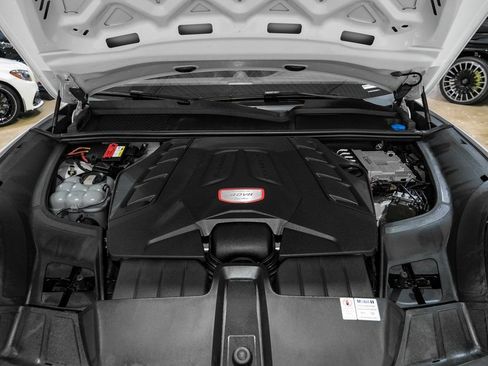 Used 2020 Porsche Cayenne Turbo AWD/4WD image 45