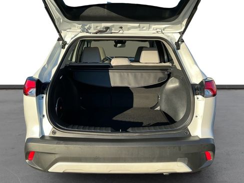 Used 2024 Toyota Corolla Cross LE w/ Moonroof Package image 24