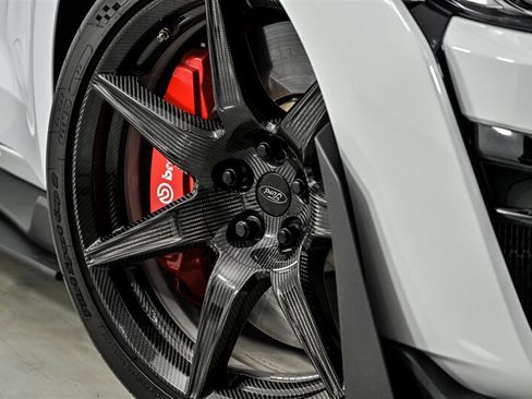 Used 2022 Ford Mustang Shelby GT500 w/ Carbon Fiber Track Pack RWD image 3