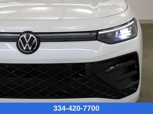 New 2026 Volkswagen Tiguan SE R-Line image 7