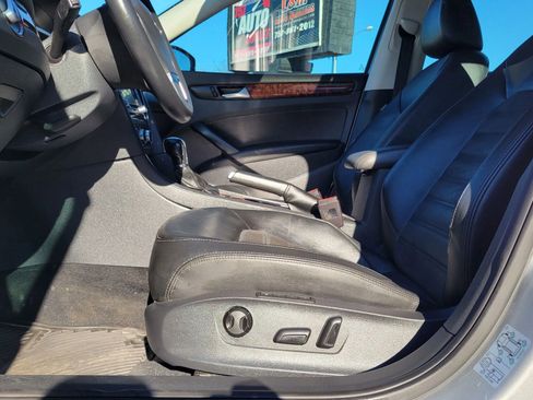 Used 2013 Volkswagen Passat TDI SEL Premium image 12