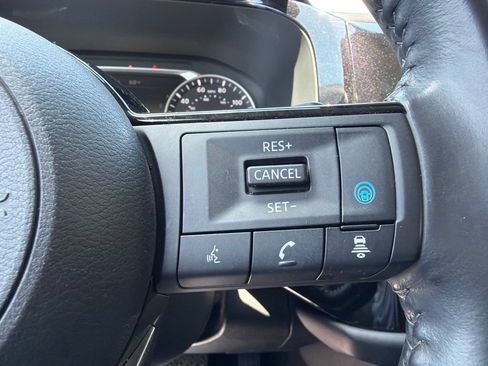 Used 2022 Nissan Pathfinder SV AWD/4WD image 20