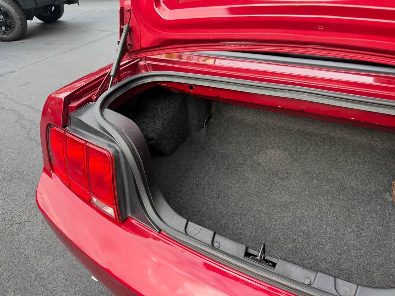 Used 2007 Ford Mustang GT Premium RWD image 32