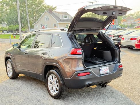Used 2017 Jeep Cherokee Latitude w/ True North Edition image 31