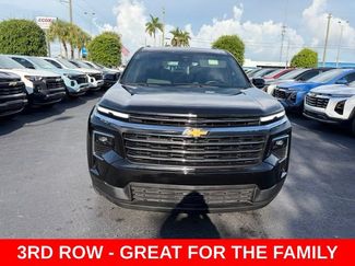 Used 2025 Chevrolet Traverse LT FWD video 2