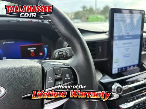 Used 2023 Ford Explorer Platinum w/ Technology Package AWD/4WD image 18