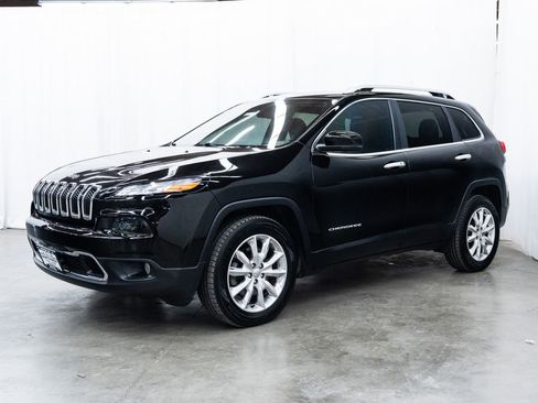 Used 2017 Jeep Cherokee Limited AWD/4WD image 3