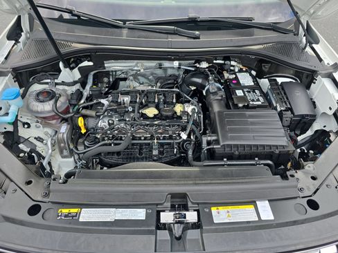 Used 2021 Volkswagen Tiguan SE AWD/4WD image 28