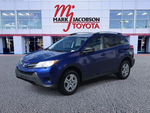 Used 2014 Toyota RAV4 LE image 1