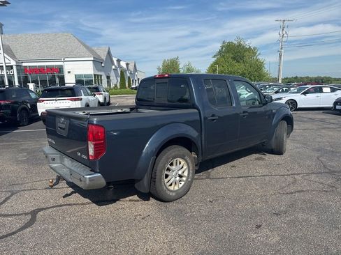 Used 2021 Nissan Frontier SV AWD/4WD image 3