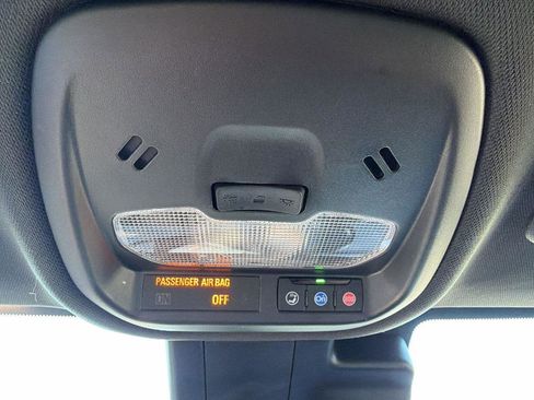 Certified 2025 Buick Envista Sport Touring image 21