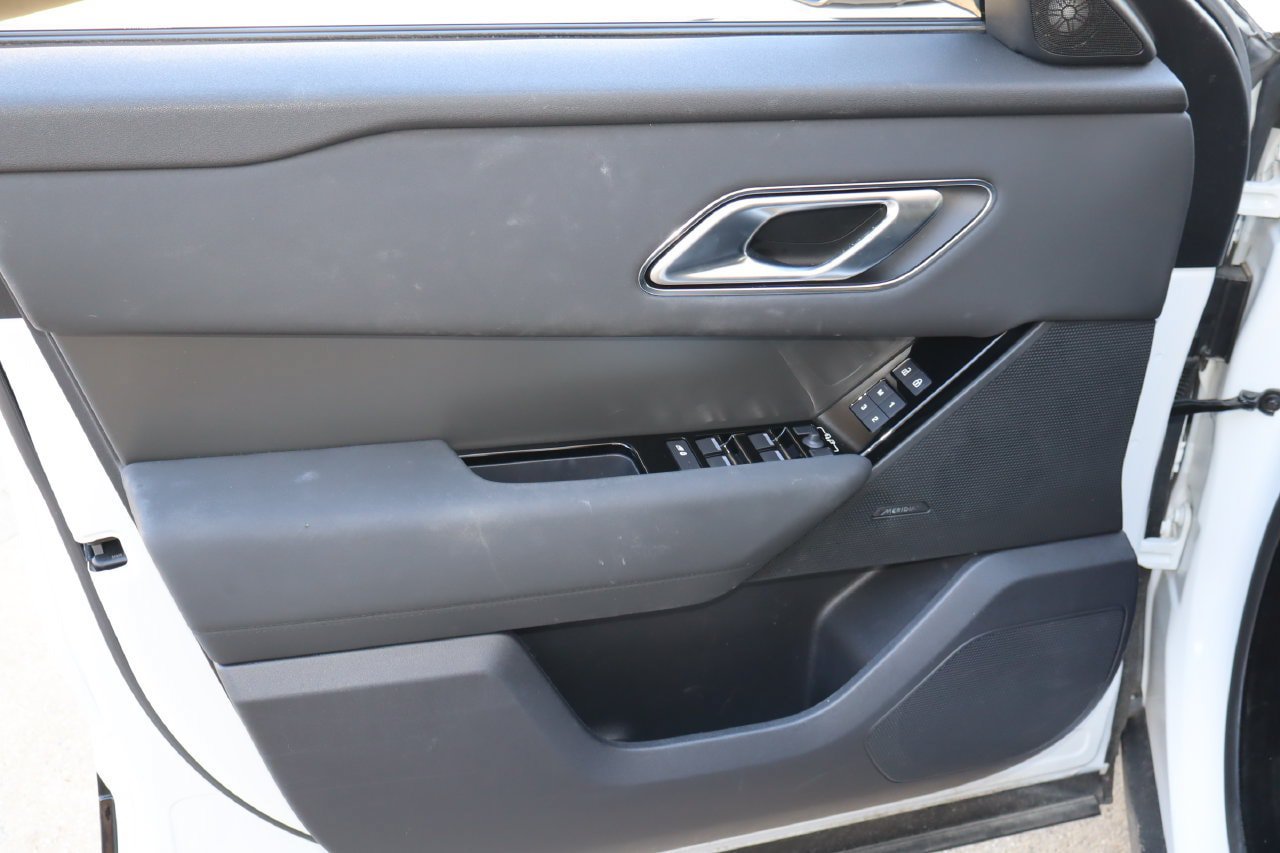 Used 2025 Land Rover Range Rover Velar Dynamic SE AWD/4WD image 20