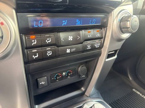 Used 2020 Toyota 4Runner Limited image 40