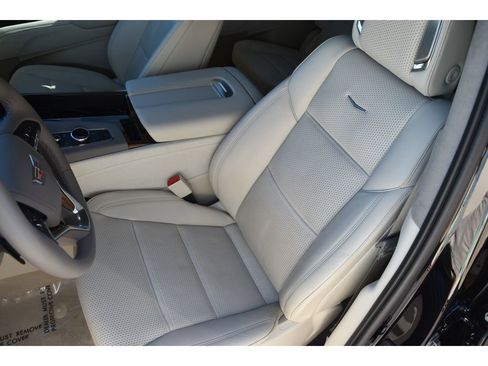 Used 2022 Cadillac Escalade Premium Luxury Platinum image 12