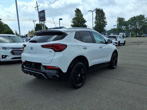 Used 2024 Buick Encore GX Sport Touring w/ Comfort Package AWD/4WD image 4