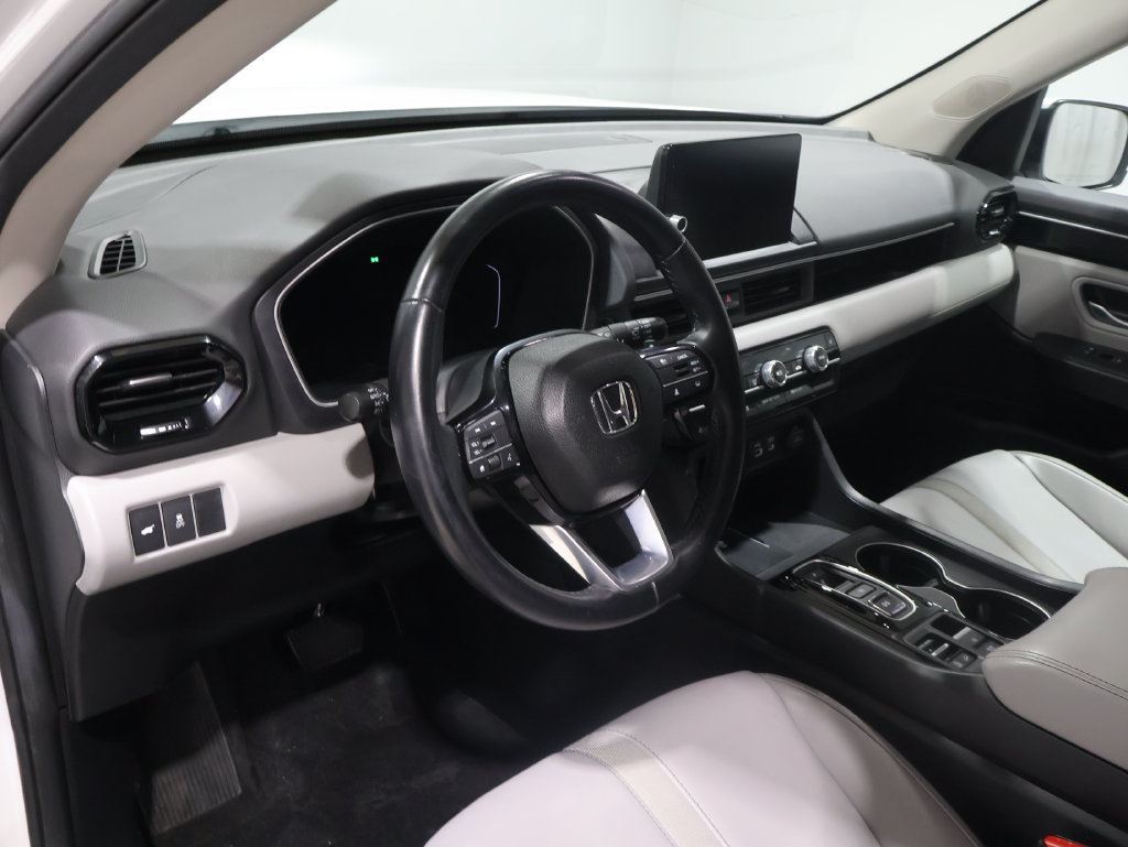 Used 2025 Honda Pilot EX-L image 14