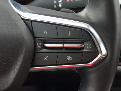 Used 2025 Chevrolet Equinox ACTIV image 11