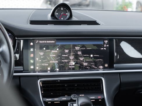 Used 2023 Porsche Panamera 4 image 12