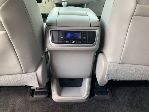 Used 2015 Toyota Highlander Plus AWD/4WD image 15
