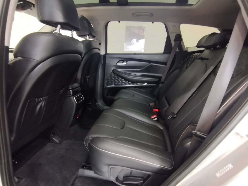 Certified 2023 Hyundai Santa Fe Limited AWD/4WD image 33