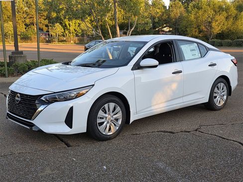 New 2025 Nissan Sentra S image 7