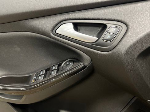 Used 2018 Ford Focus Titanium image 30
