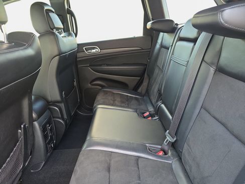 Used 2020 Jeep Grand Cherokee Altitude AWD/4WD image 13