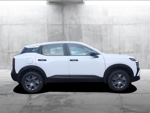 New 2026 Nissan Kicks S image 5