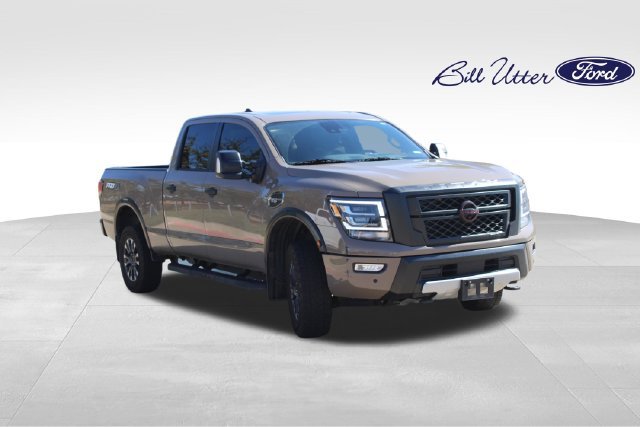 Used 2023 Nissan Titan PRO-4X w/ Pro-4x Convenience Package AWD/4WD image 3