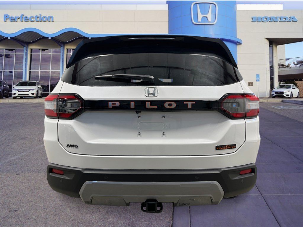 New 2026 Honda Pilot TrailSport image 4