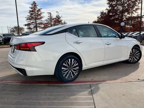 Used 2025 Nissan Altima 2.5 SV image 6