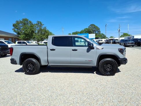 Used 2024 GMC Sierra 1500 AT4X w/ AT4X AEV Edition AWD/4WD image 8