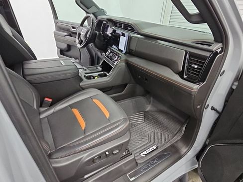 Used 2024 GMC Sierra 2500 AT4 w/ Technology Package AWD/4WD image 42
