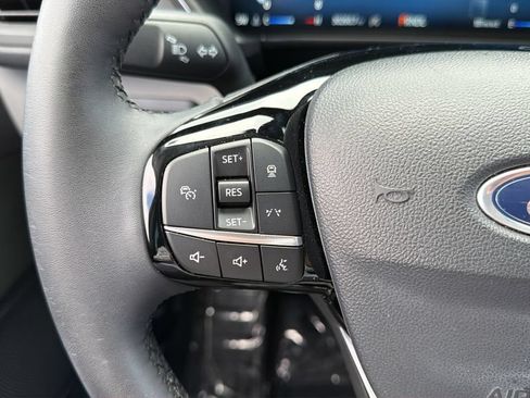 Used 2023 Ford Escape Platinum w/ Premium Technology Package AWD/4WD image 25